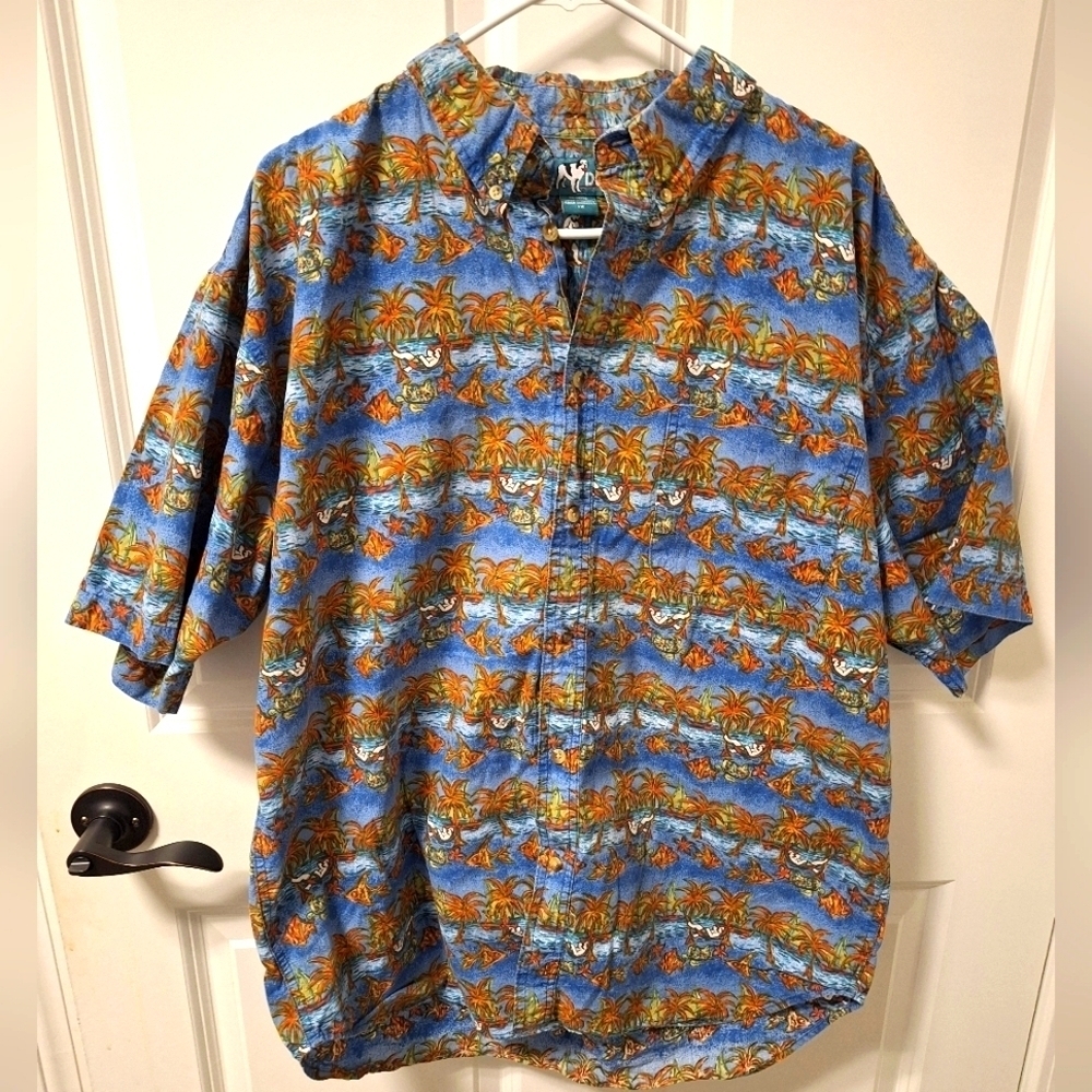 A Big Dogs men's short sleeve button-down Hawaiian shirt in a size 1X.